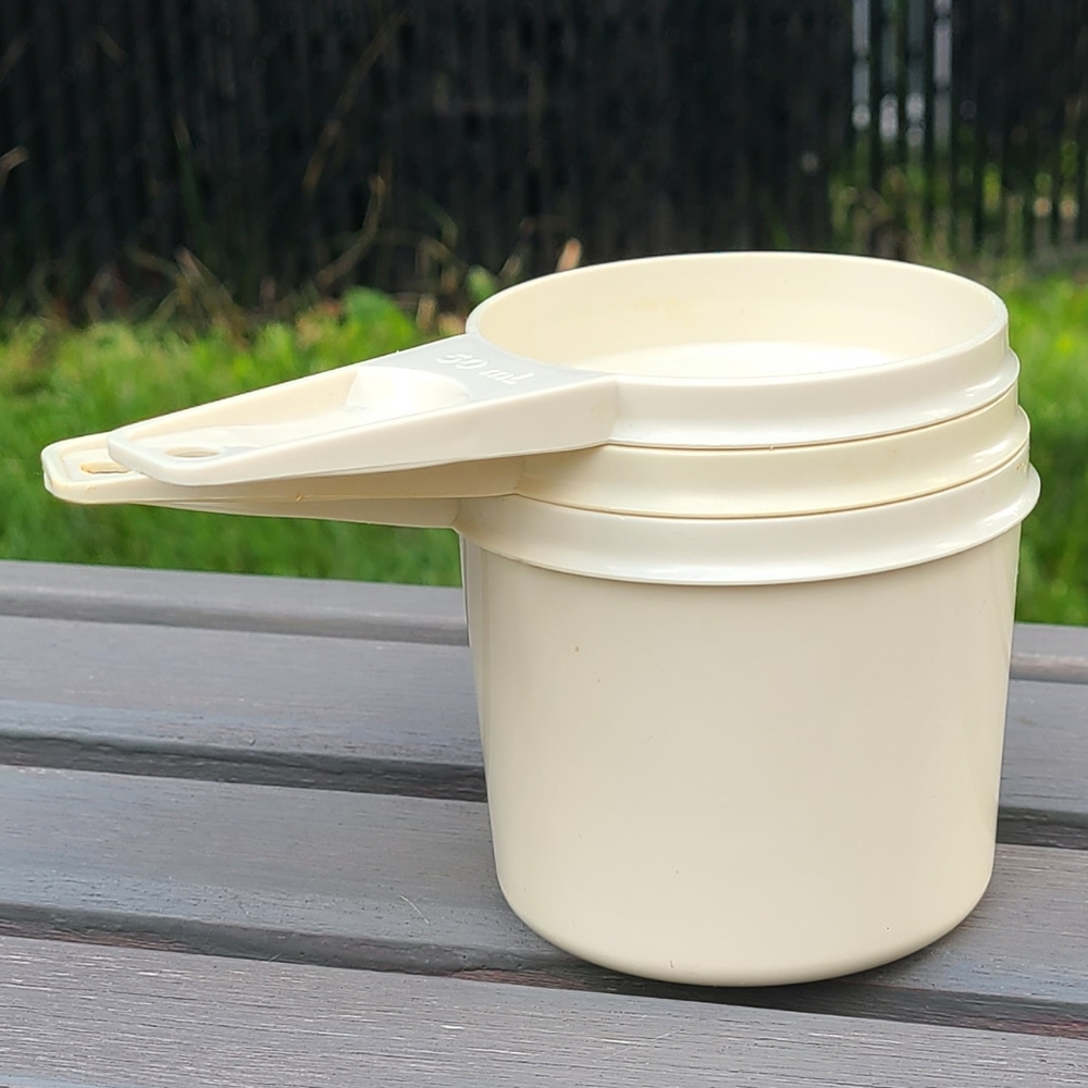 Tupperware nesting mesuring cups - Picture 2 of 5